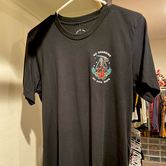 Last Call Co. T-shirt from Tilys. New with Tags. Unisex Small - Picture 2 of 4